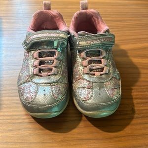 Toddler girl’s shoes